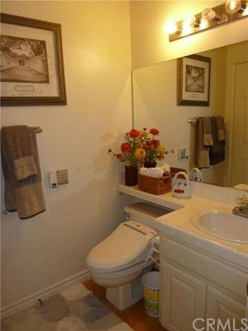 Downstairs half bath 