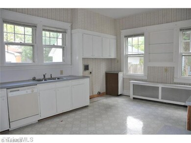 1715 Lynwood Ave, Winston Salem, NC 27104 - photo 6