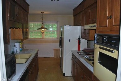 5409 Hidden Valley Rd, Greensboro, NC 27407 - photo 3