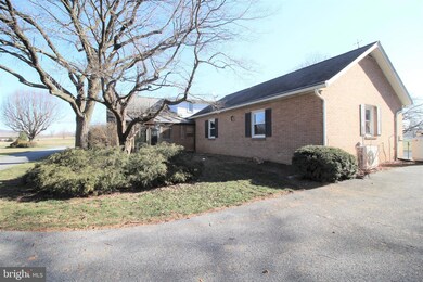 453 Martindale Rd, Ephrata, PA 17522 - photo 3