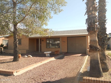 328 E Lester St, Tucson, AZ 85705 - photo 3