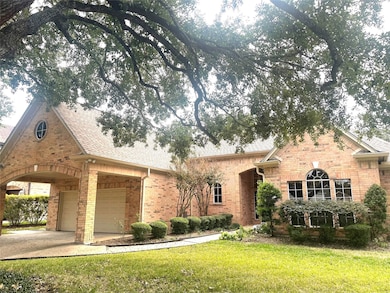 13931 Hidden Lake Ln, Sugar Land, TX 77498 - photo 2