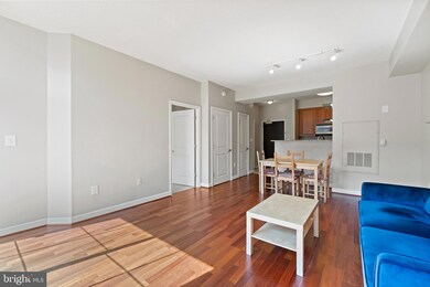 Atlas unit 715, Washington, DC 20037 - photo 5