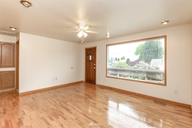 8408 33rd St W, University Place, WA 98466 - photo 7