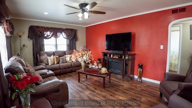 812 S Vine St, Grand Island, NE 68801 - photo 2