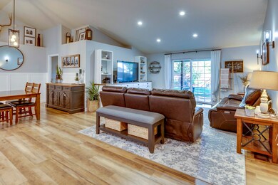 2431 SW Reindeer Ave, Redmond-5