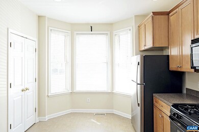 113 Melbourne Park Cir unit D, Charlottesville, VA 22901 - photo 5