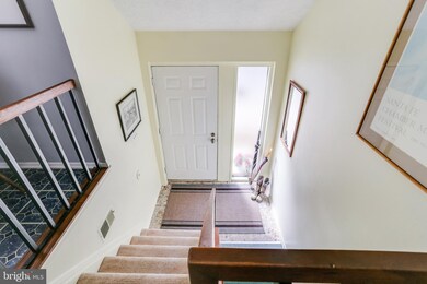 7355 Hickory Log Cir, Columbia, MD 21045 - photo 2