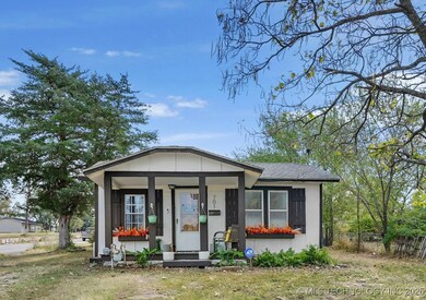 701 S Poplar St, Bristow, OK 74010 - photo 2