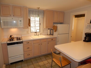 30 Bangs St unit D, Provincetown, MA 02657 - photo 5