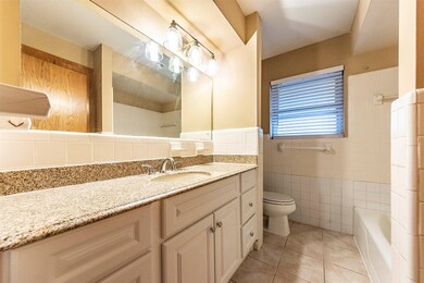 8202 Gulfwood Ln, Houston, TX 77075 - photo 3