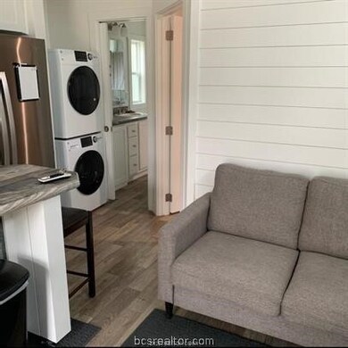 3939 Riverside Pkwy unit Tiny, Bryan, TX 77807 - photo 4