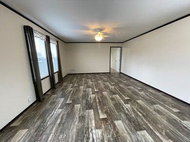 235 Schirra Ave unit 235, Flushing, MI 48433 - photo 4