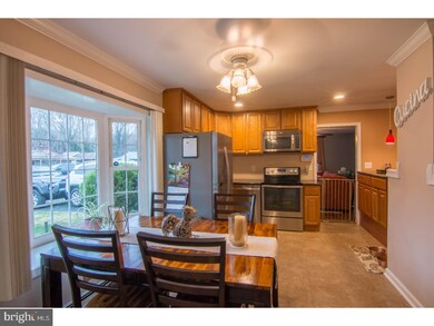 43 Yellowood Dr, Levittown, PA 19057 - photo 3