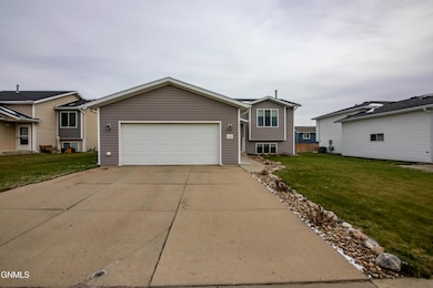 4624 37th Ave NW, Mandan, ND 58554 - photo 2