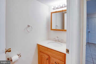 2926 Wetherburn Ct, Woodbridge, VA 22191 - photo 6