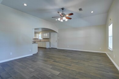 25230 Hemlock Ln, Cleveland, TX 77328 - photo 4