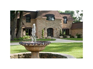 2327 S 22nd St, Marion, IA 52302 - photo 2