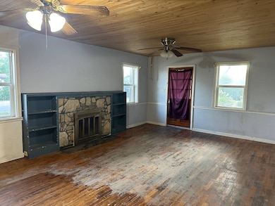 1114 Comstock St, Chillicothe, MO 64601 - photo 7