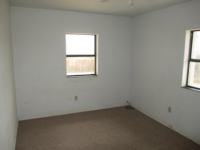 911 Larkspur Ave, Alamogordo, NM 88310 - photo 7