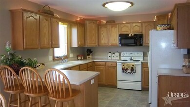 9622 Ballymore Dr, Fort Wayne, IN 46835 - photo 3