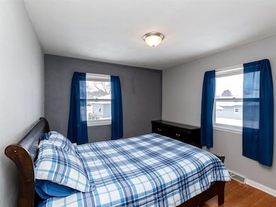 348 30th St NW, Cedar Rapids, IA 52405 - photo 6