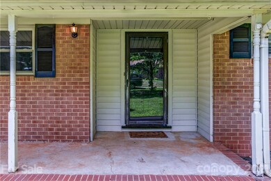 115 Robinhood Loop, Statesville, NC 28625 - photo 2