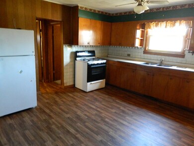 104 W 2nd St, Oglesby, IL 61348 - photo 6