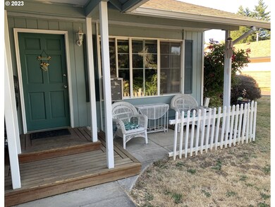 511 SW Monroe St, Sheridan, OR 97378 - photo 2