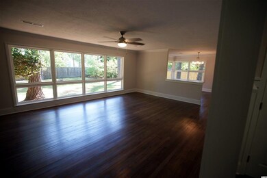Livingroom with Fireplace Feature Wall