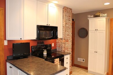 1928 Franklin St, Cedar Falls, IA 50613 - photo 3