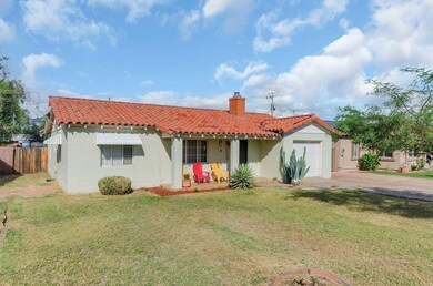 1806 N 18th Pl-large-002-18-Front Exteri