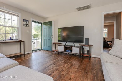 416 Maple St, Jacksonville, NC 28540 - photo 3