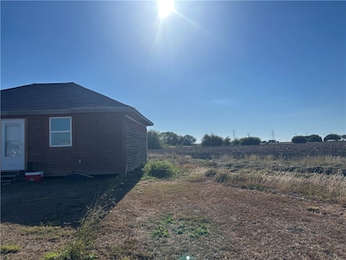 4501 W Grando Circle Dr, Robstown, TX 78380 - photo 3