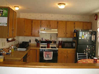 816 Cook Hill Rd, Danielson, CT 06239 - photo 2