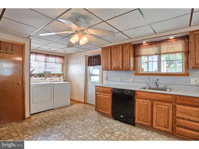 1426 Spruce St, Ashland, PA 17921 - photo 4