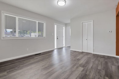 5455 Inlet Dr, Columbus, OH 43232 - photo 7