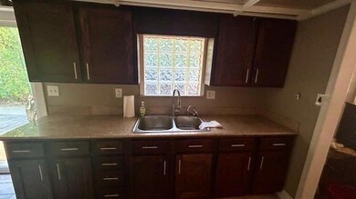 235 S Oak Ave, Shawnee, OK 74801 - photo 5