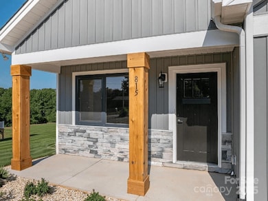 815 32nd St NE unit 3, Conover, NC 28613 - photo 2