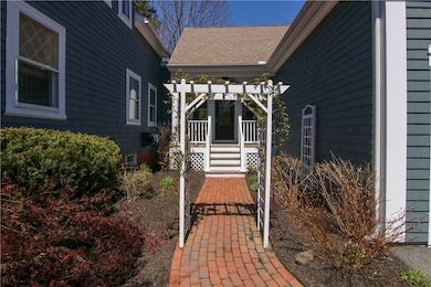 37 Beach Rd, Bristol, RI 02809 - photo 3