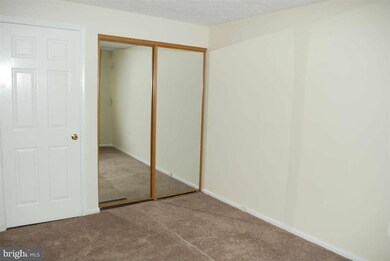 6113 Heron Pond Ct, Burke, VA 22015 - photo 4