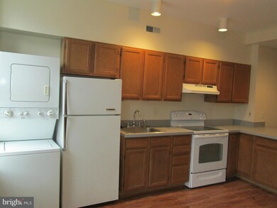 924 S Hanover St unit 2, Baltimore, MD 21230 - photo 4