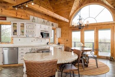 Large Granite island w/seating double sided floor 
