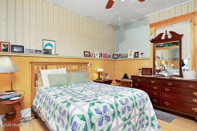 329 W Jones Street, Trenton, NC 28585