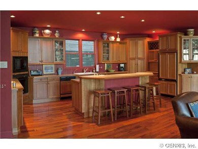 Kitchen EAT IN KITCHEN WITH BREAKFAST BAR