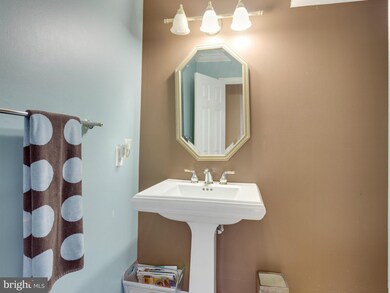 5412 Quinn Ln, Woodbridge, VA 22193 - photo 2