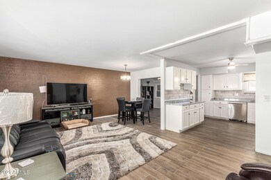 10342 W Cumberland Dr, Sun City, AZ 85351 - photo 4