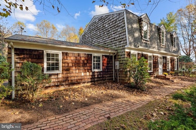 5753 Georgetown Rd, Broad Run, VA 20137 - photo 2