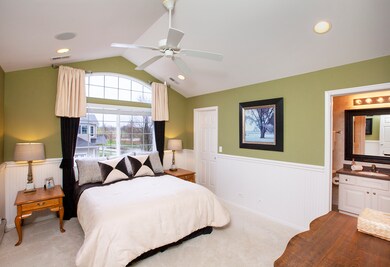 743 S Jade Ln, Round Lake, IL 60073 - photo 2