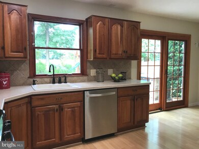 1445 Crofton Pkwy, Crofton, MD 21114 - photo 3